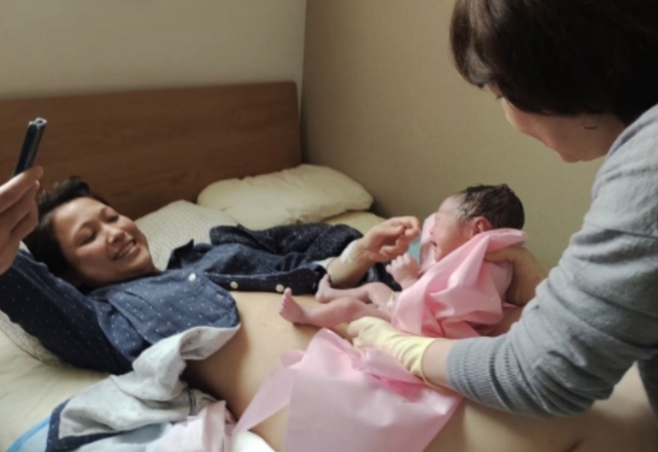 フリースタイル出産の様子